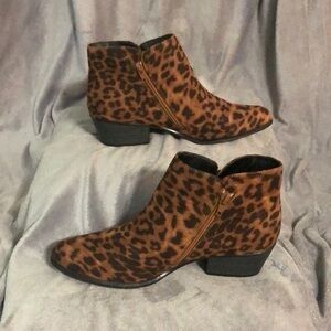 “NWT" Union Bay Trista 2 Animal print‎ Booties- Women Size 7.5M